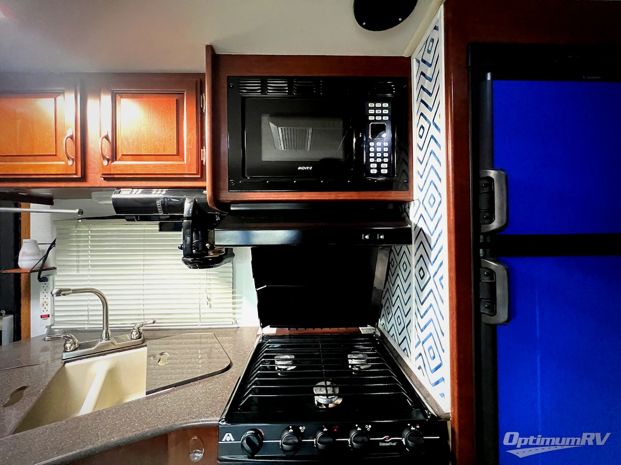 2015 EverGreen RV i-Go G220RB Photo 10