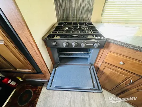 2017 Coachmen Freedom Express 276RKDS RV Photo 3