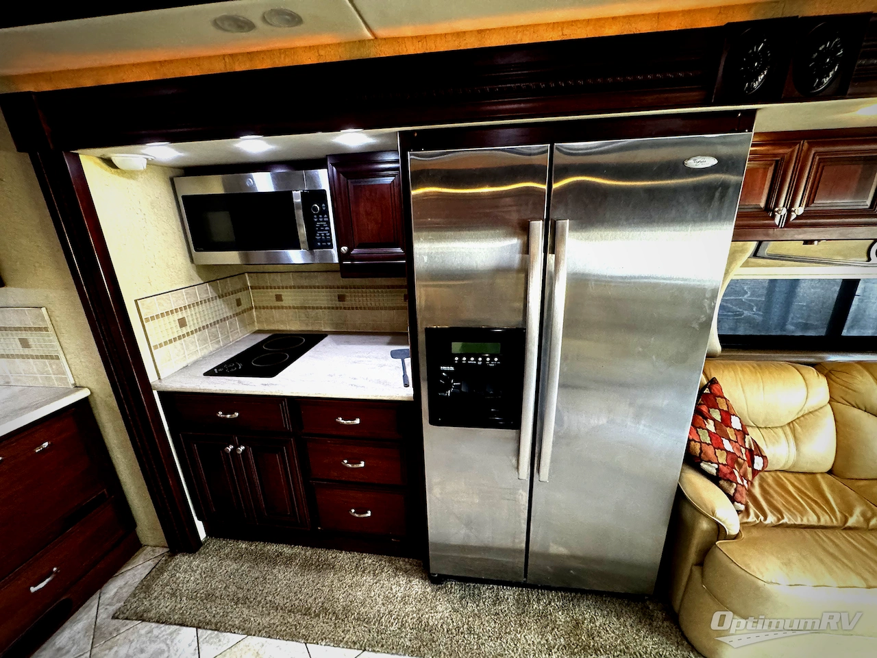 2011 American Coach American Revolution 42Q Photo 9