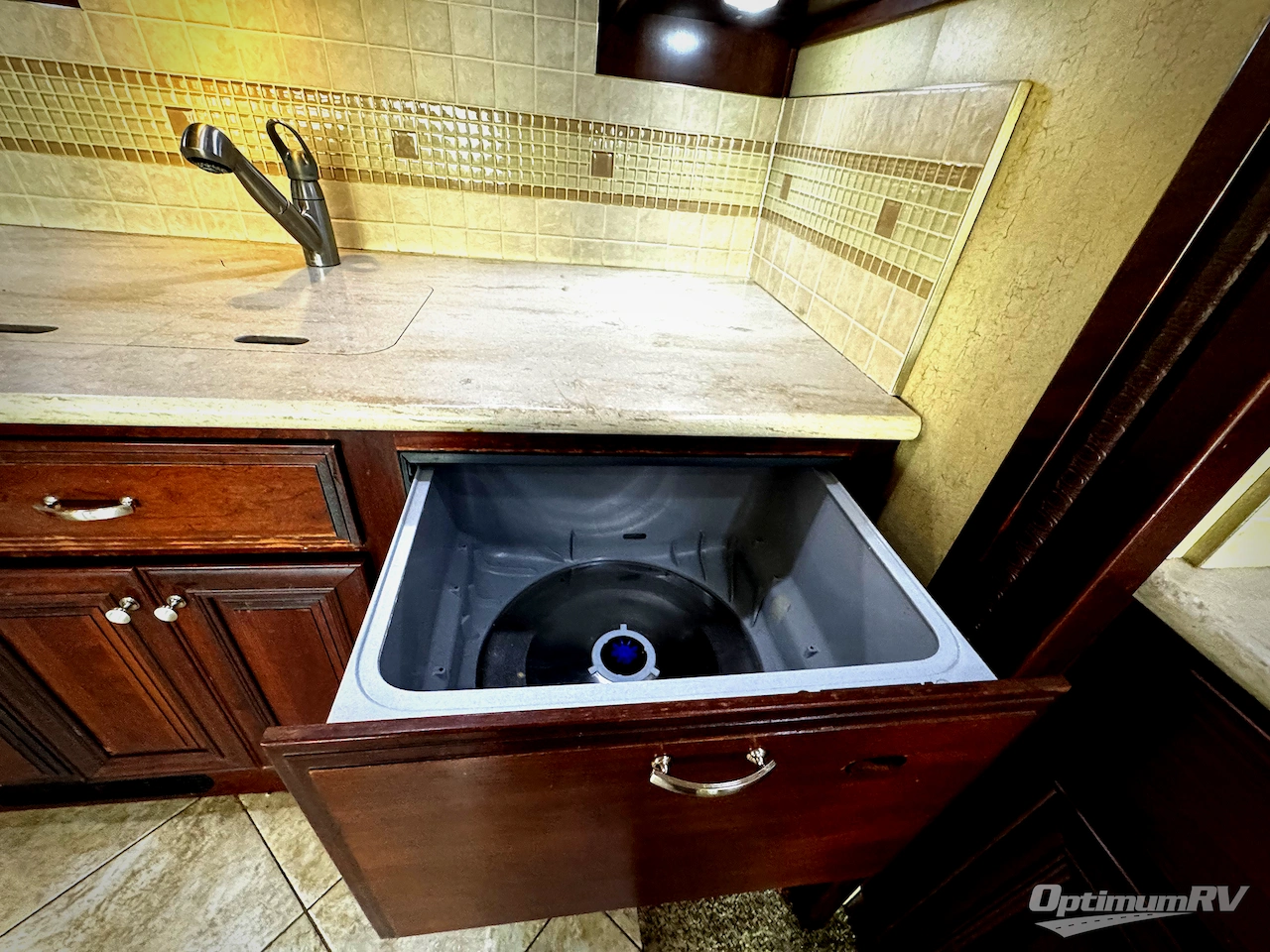 2011 American Coach American Revolution 42Q Photo 14