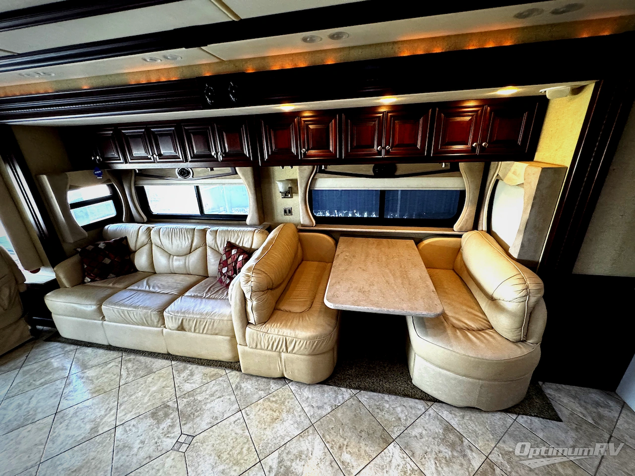 2011 American Coach American Revolution 42Q Photo 15