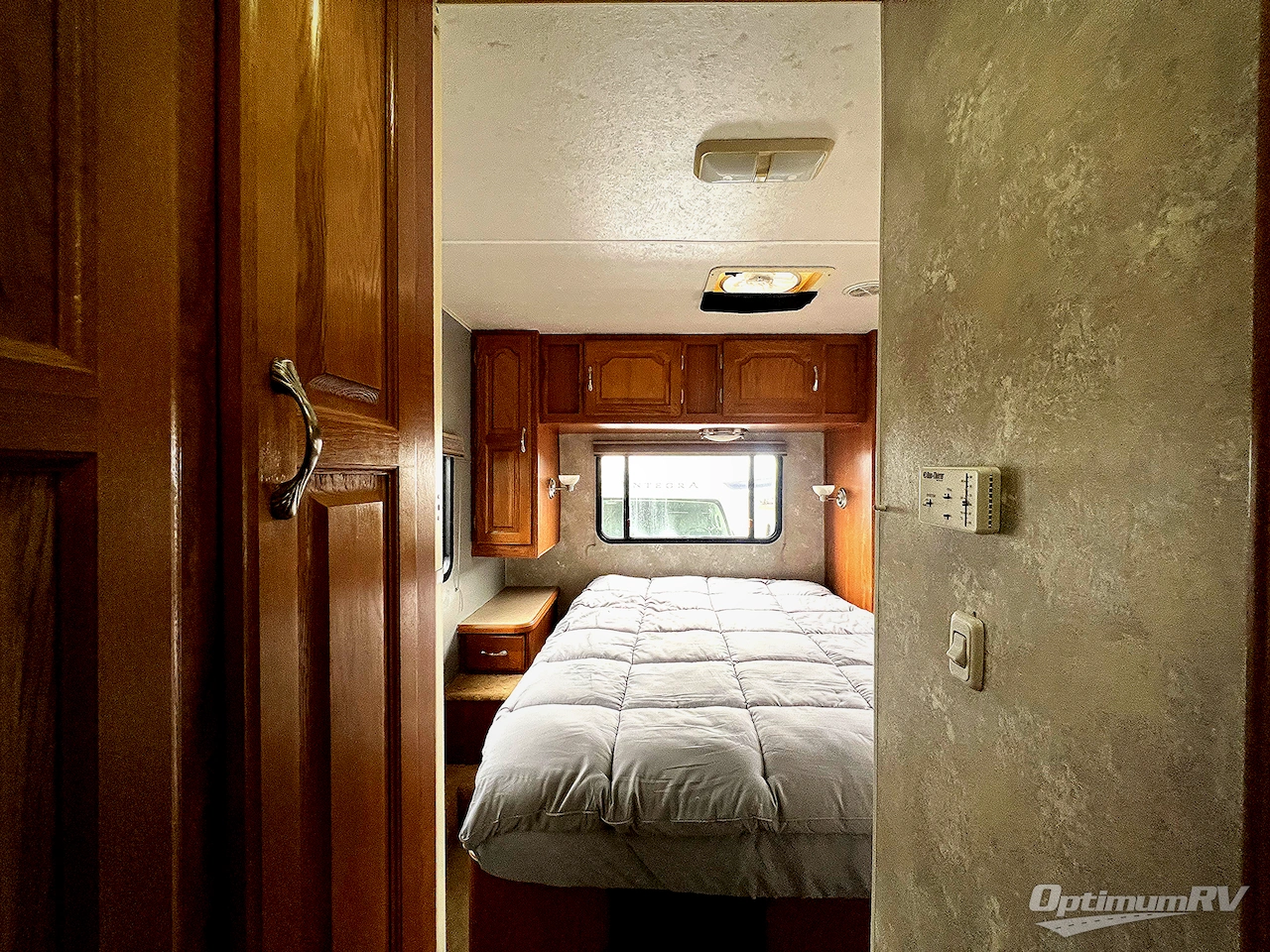 2005 Coachmen Leprechaun 307 Photo 18