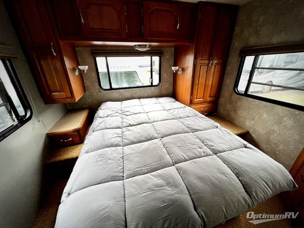 2005 Coachmen Leprechaun 307 Photo 19