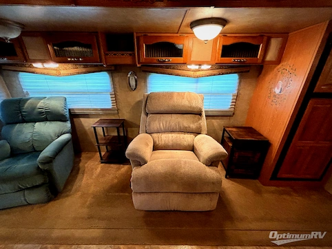 2008 Forest River Cardinal T32FKR RV Photo 3