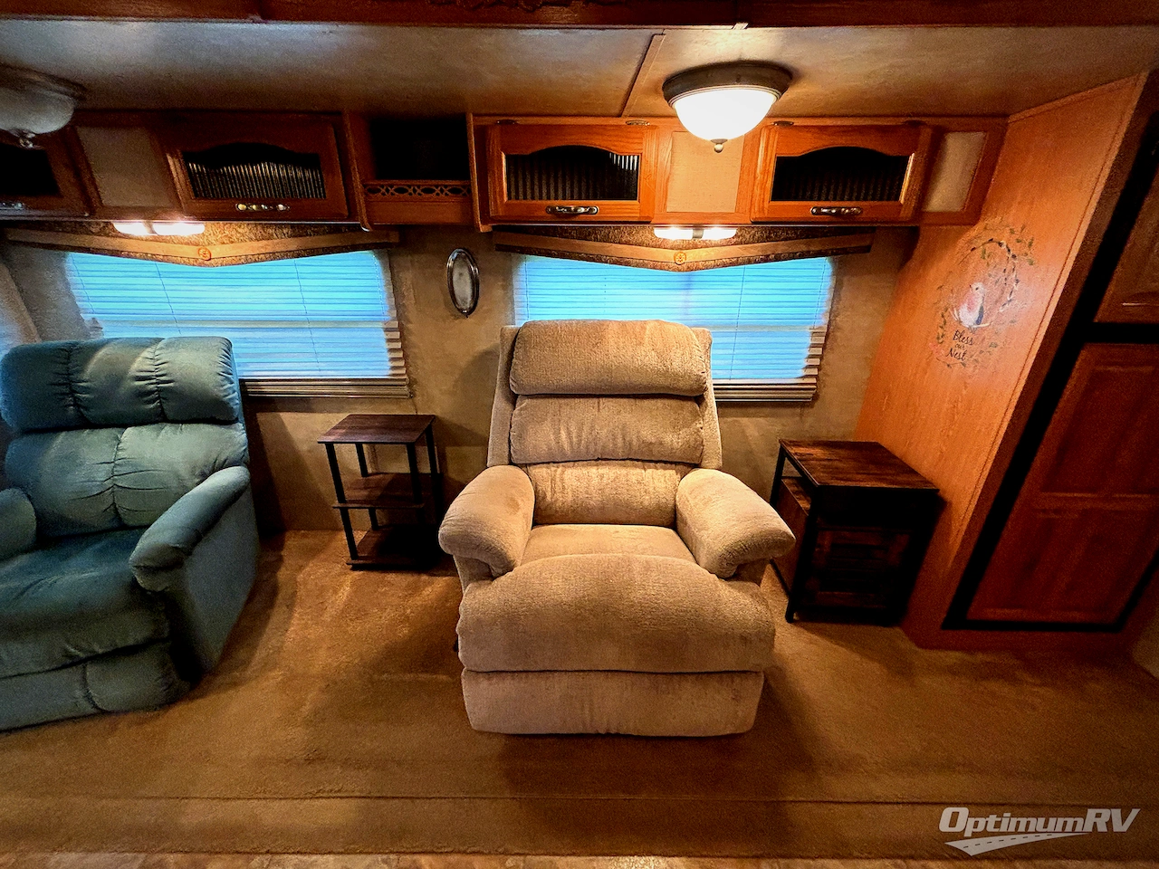 2008 Forest River Cardinal T32FKR Photo 9