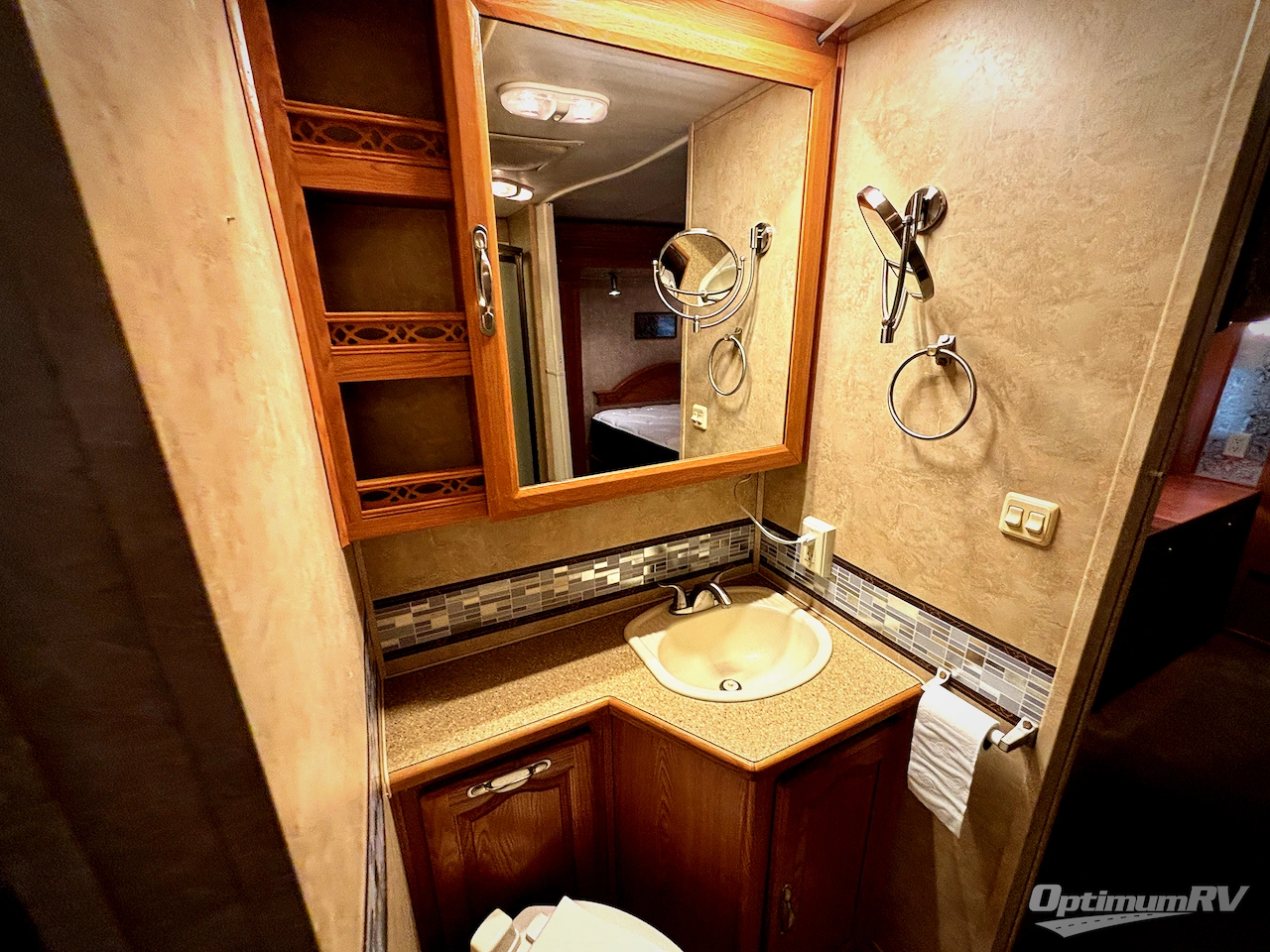 2008 Forest River Cardinal T32FKR Photo 13