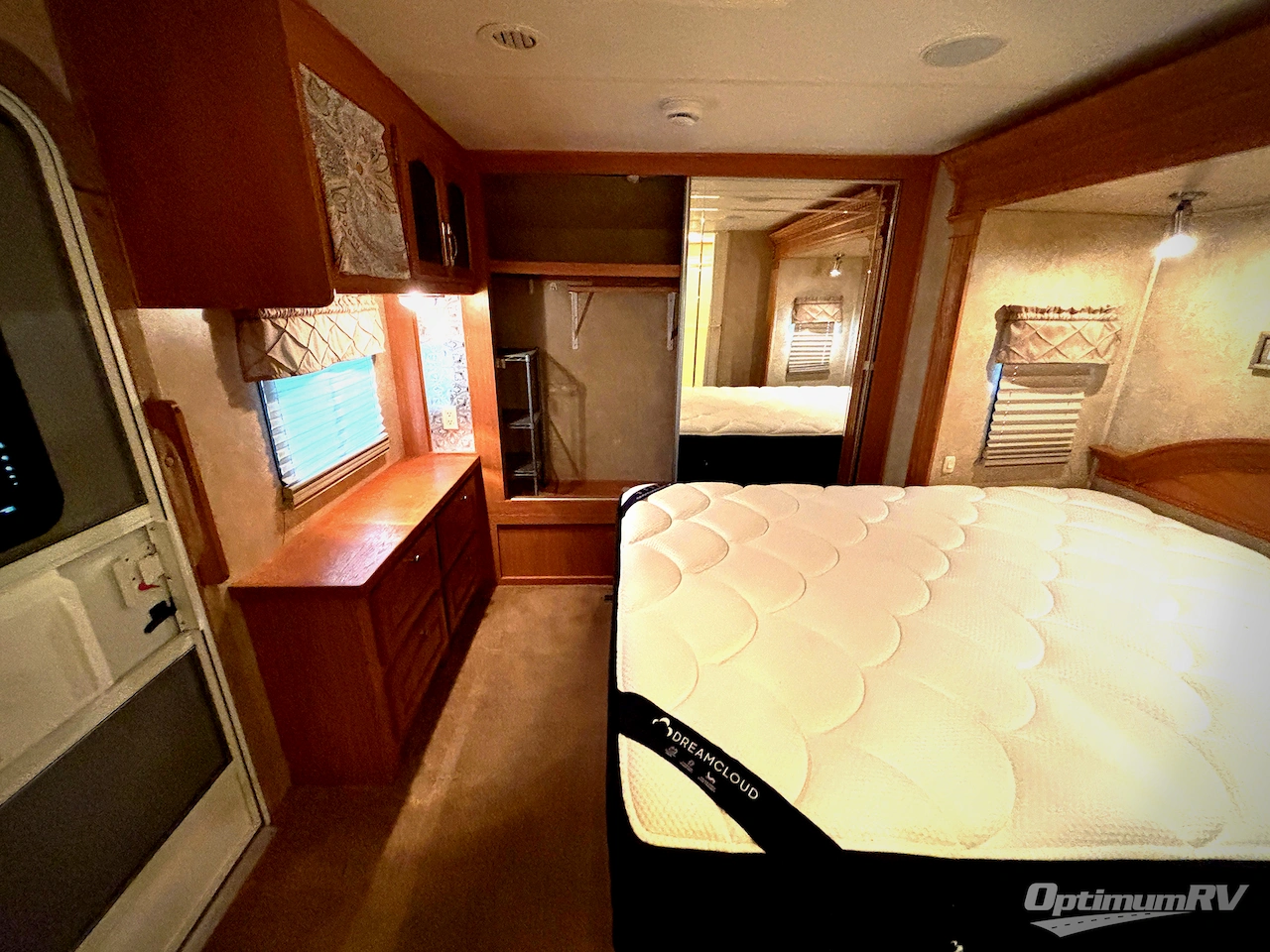 2008 Forest River Cardinal T32FKR Photo 15