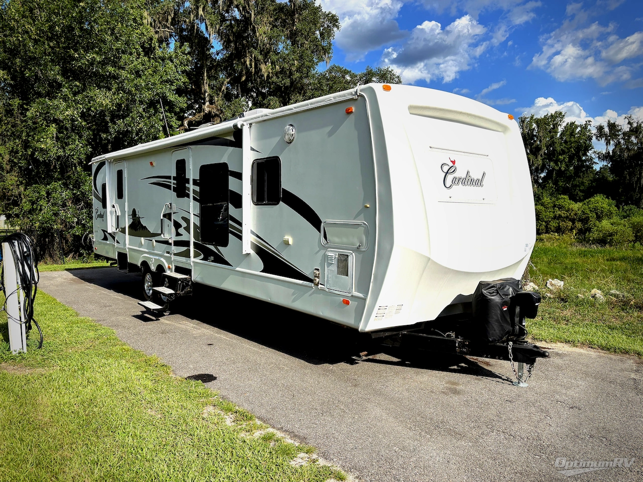 2008 Forest River Cardinal T32FKR Photo 1