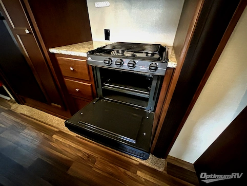 2017 Keystone Hideout 298BHDS RV Photo 3