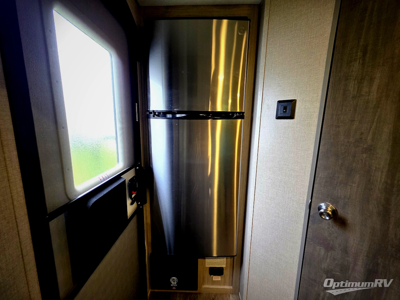 2022 Coachmen Catalina Summit Series 7 184FQS Photo 14
