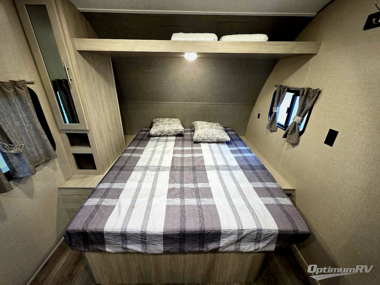 2022 Coachmen Catalina Summit Series 7 184FQS Photo 15