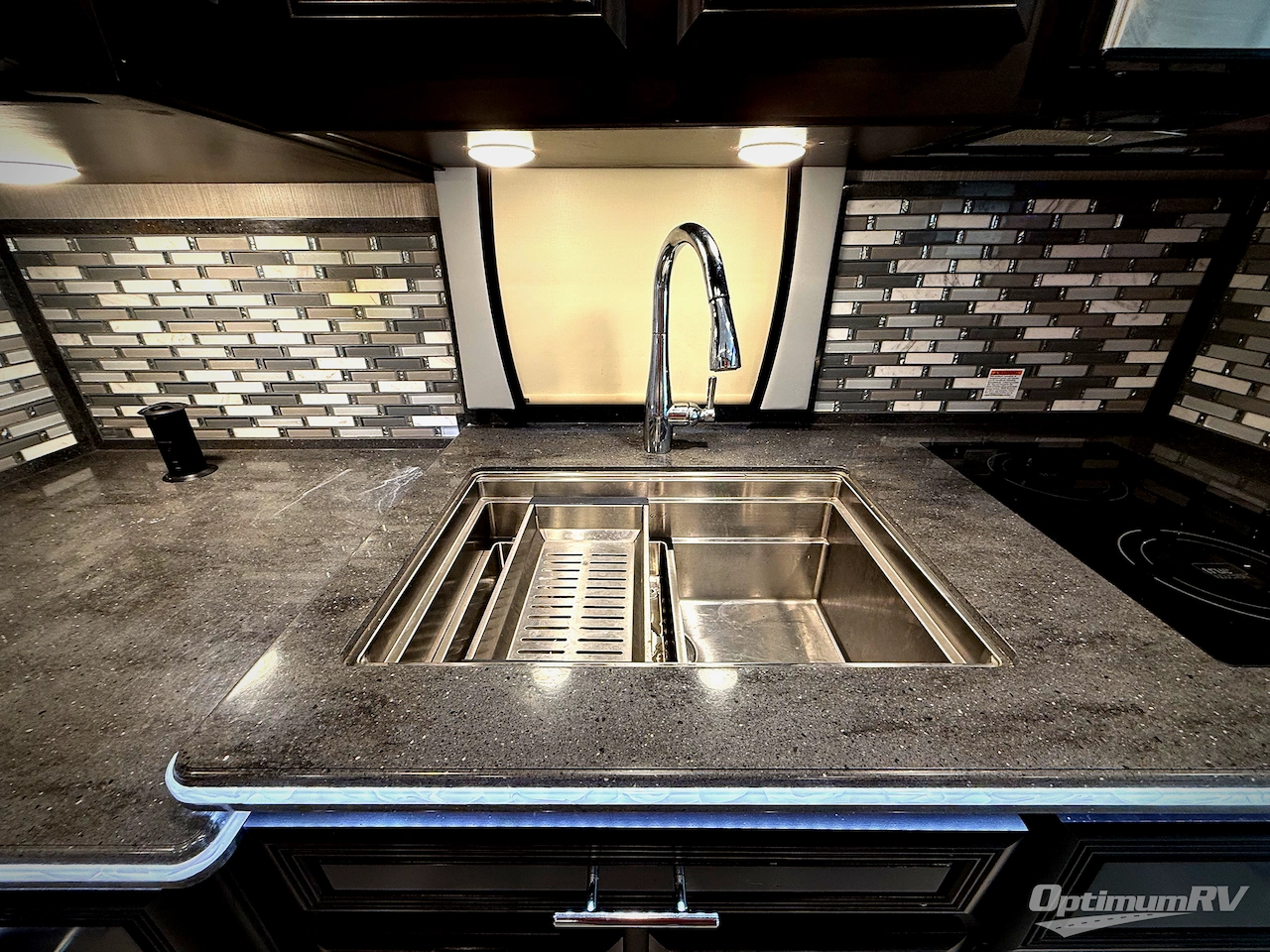 2021 Forest River Berkshire XL 40E Photo 19