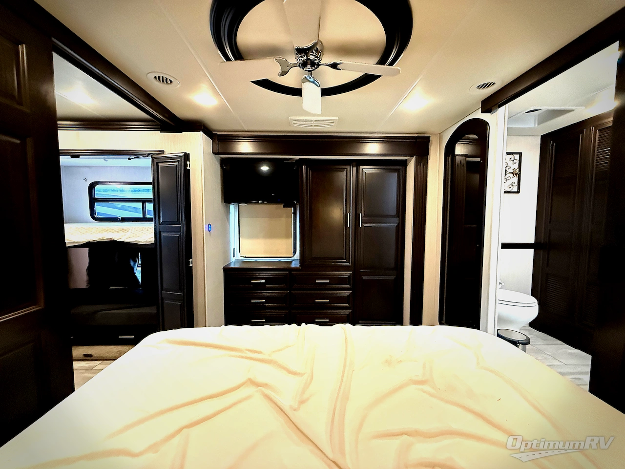 2021 Forest River Berkshire XL 40E Photo 32