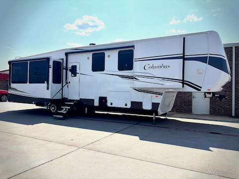 Used 2024 Palomino Columbus 383FB Featured Photo