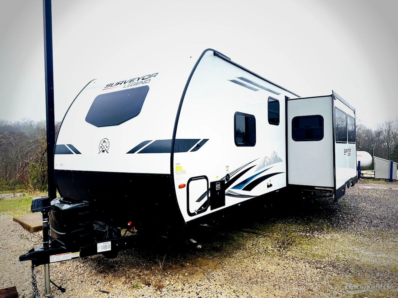 2022 Forest River Surveyor Legend 296QBLE Photo 4
