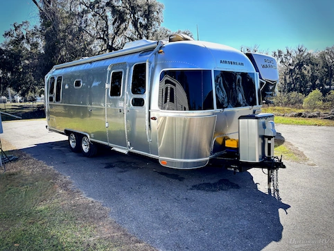 Used 2018 Airstream Flying Cloud 26RB Featured Photo