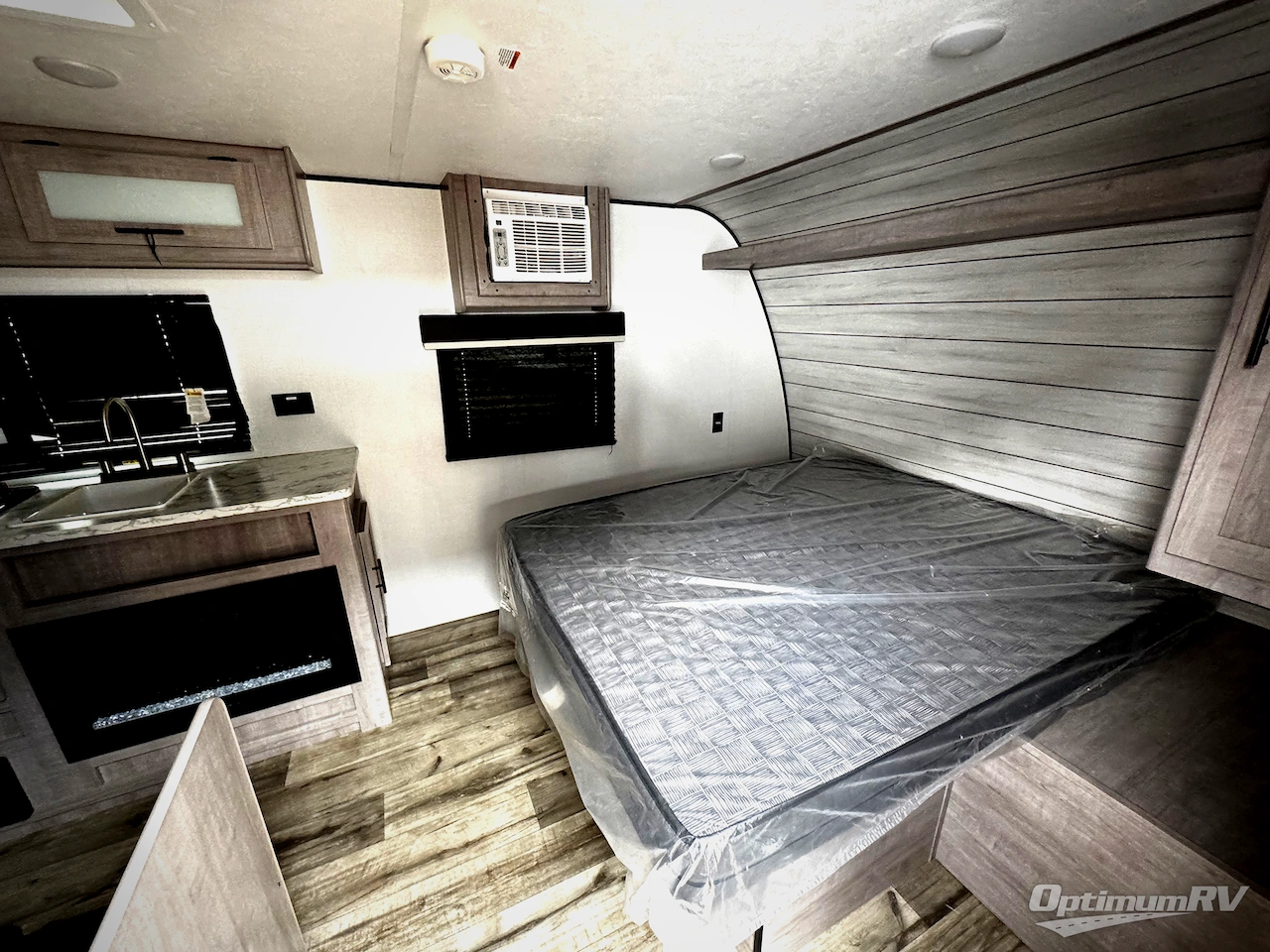 2024 Dutchmen Coleman 17R Photo 2