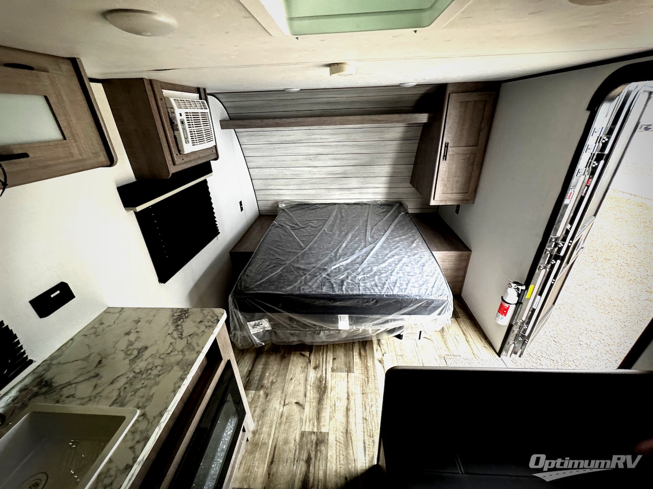 2024 Dutchmen Coleman 17R Photo 8