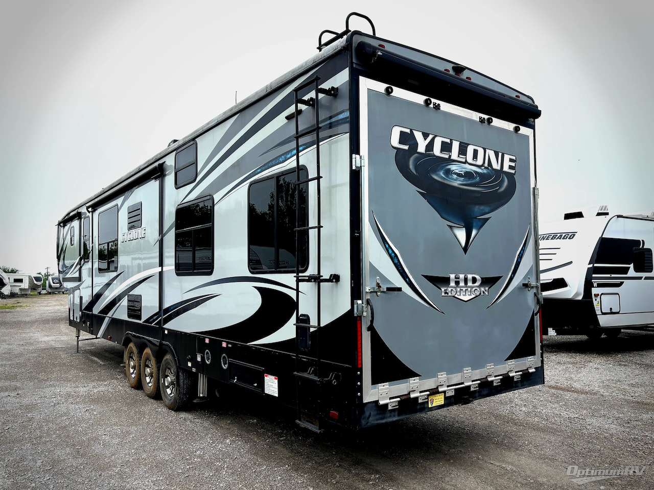 2018 Heartland Cyclone 4005 Photo 3