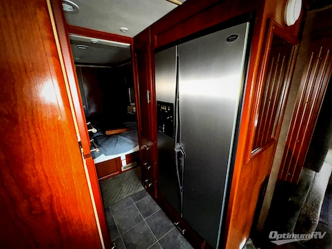 2007 Fleetwood Excursion 40E RV Photo 3