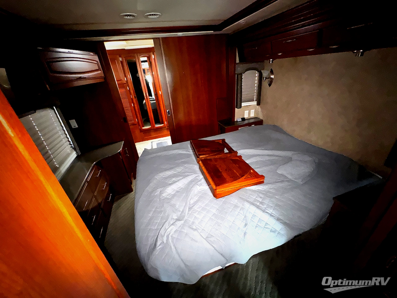 2007 Fleetwood Excursion 40E Photo 9