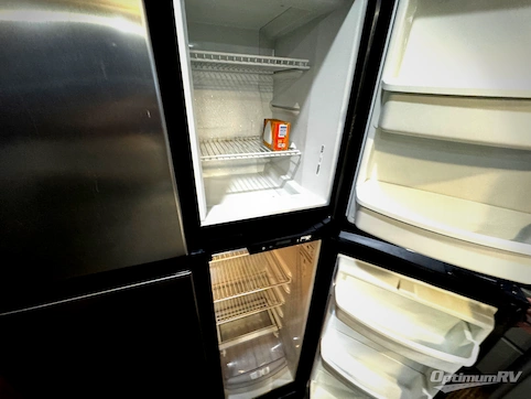 2020 Keystone Fuzion 419 RV Photo 2