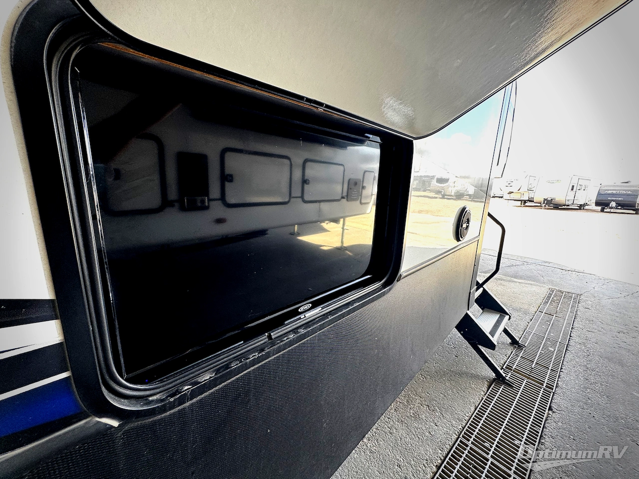 2020 Keystone Fuzion 419 Photo 3