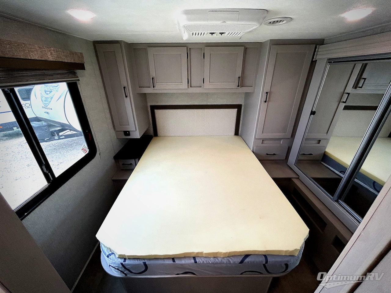 2024 Coachmen Freelander 31MB Photo 11