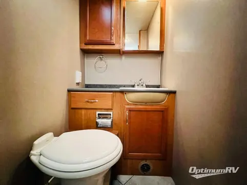 2015 Fleetwood Flair 26D RV Photo 3