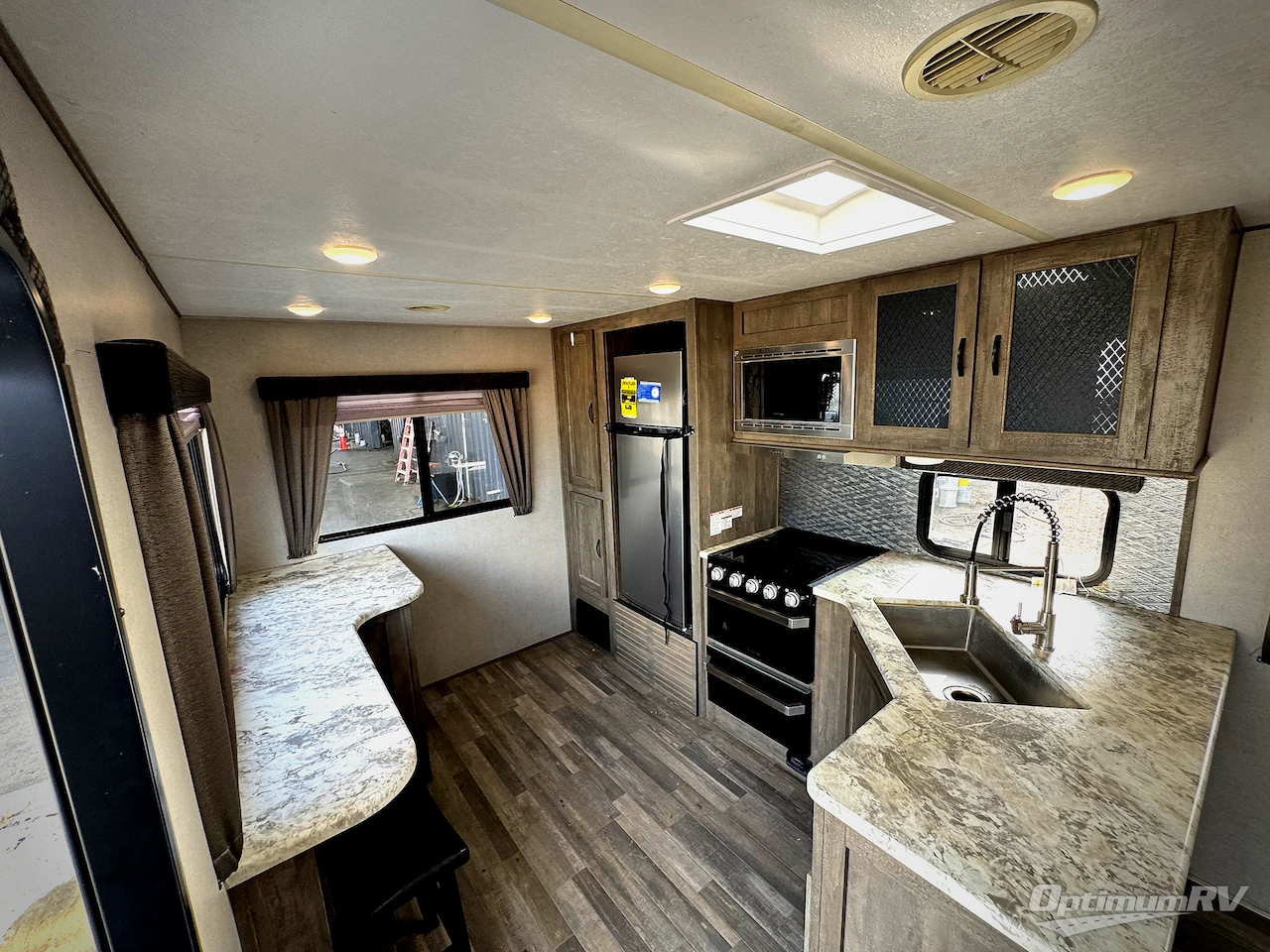 2019 Forest River Vibe 33RK Photo 3