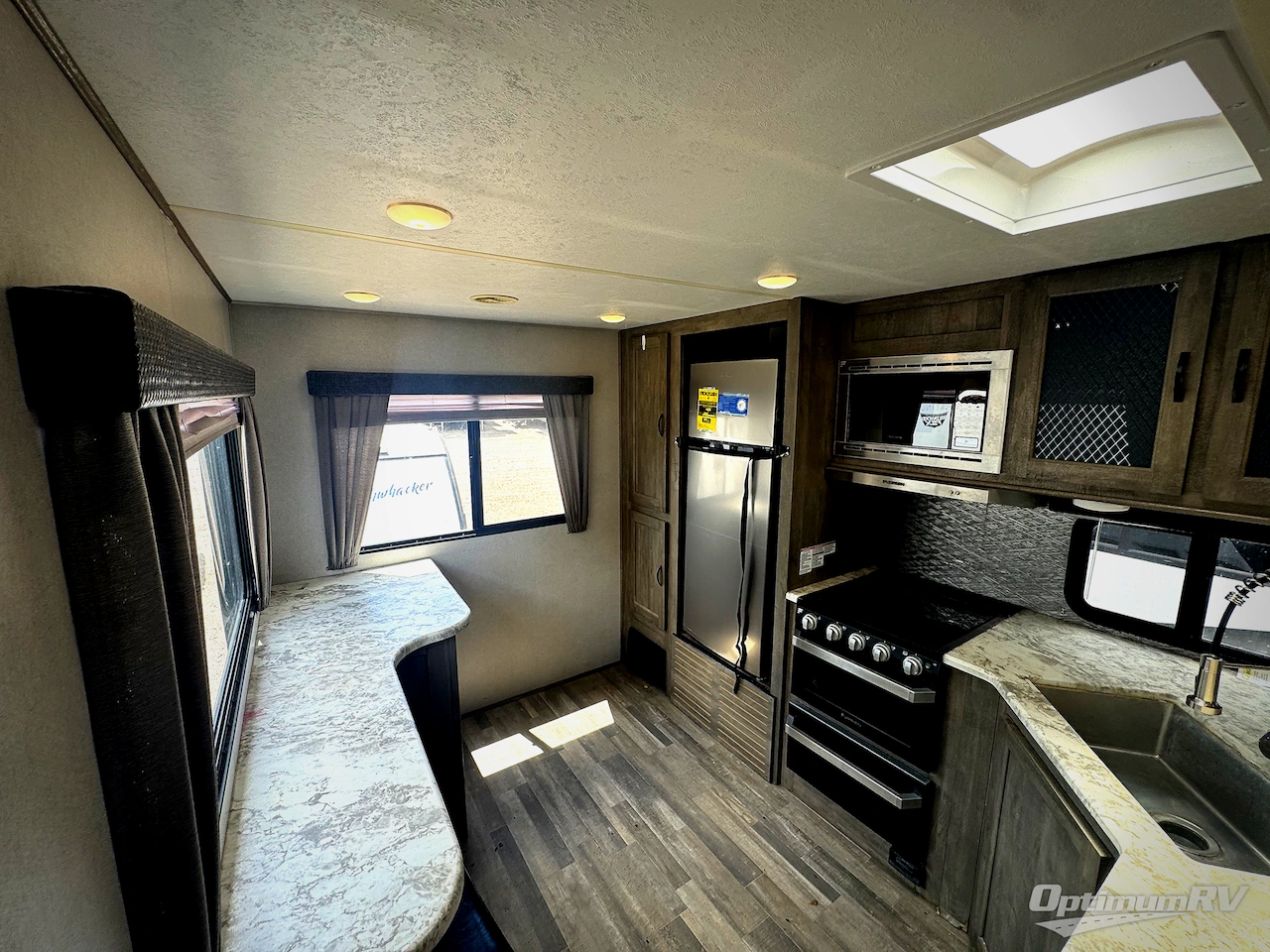 2019 Forest River Vibe 33RK Photo 8