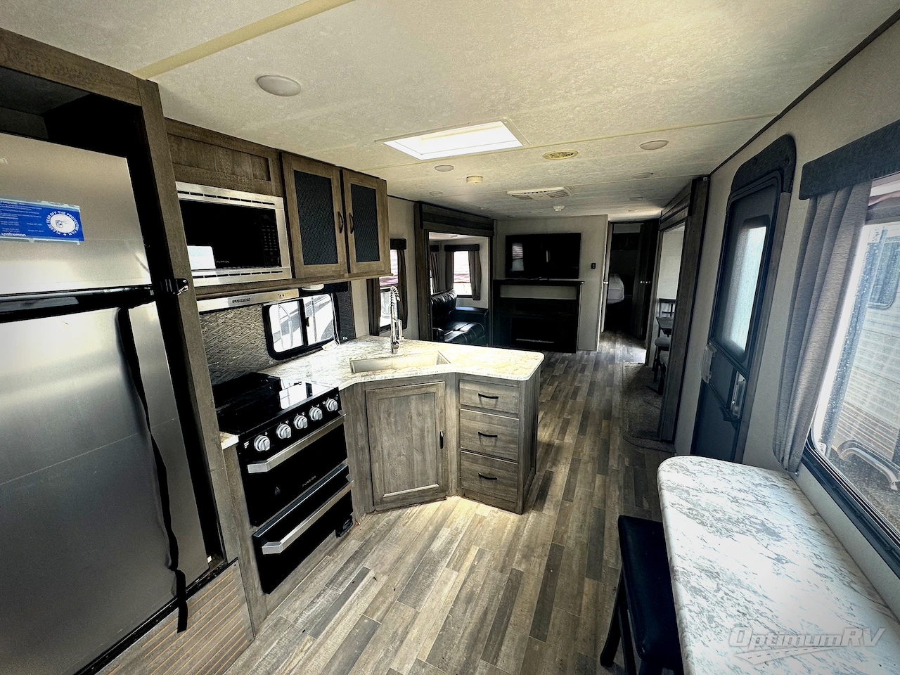2019 Forest River Vibe 33RK Photo 9
