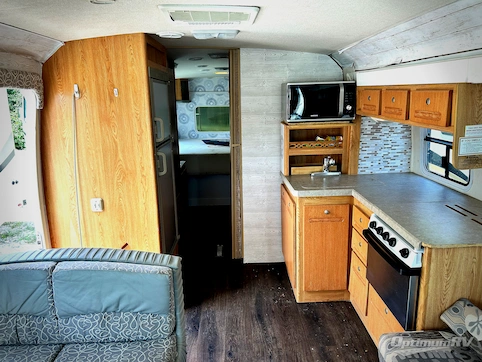 2003 R-Vision Stratus 291 RV Photo 2