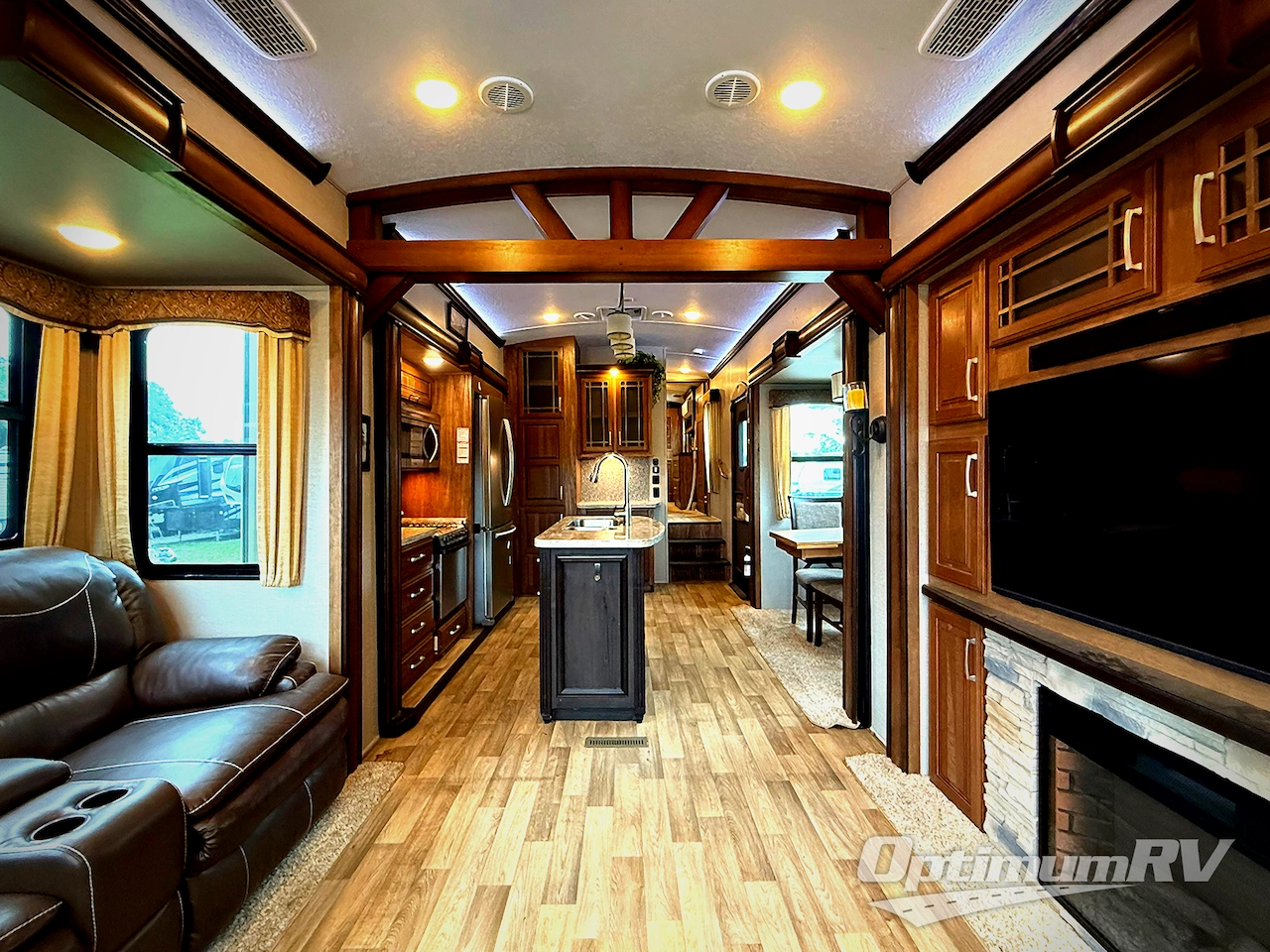 2017 Keystone Montana 3661RL Photo 3