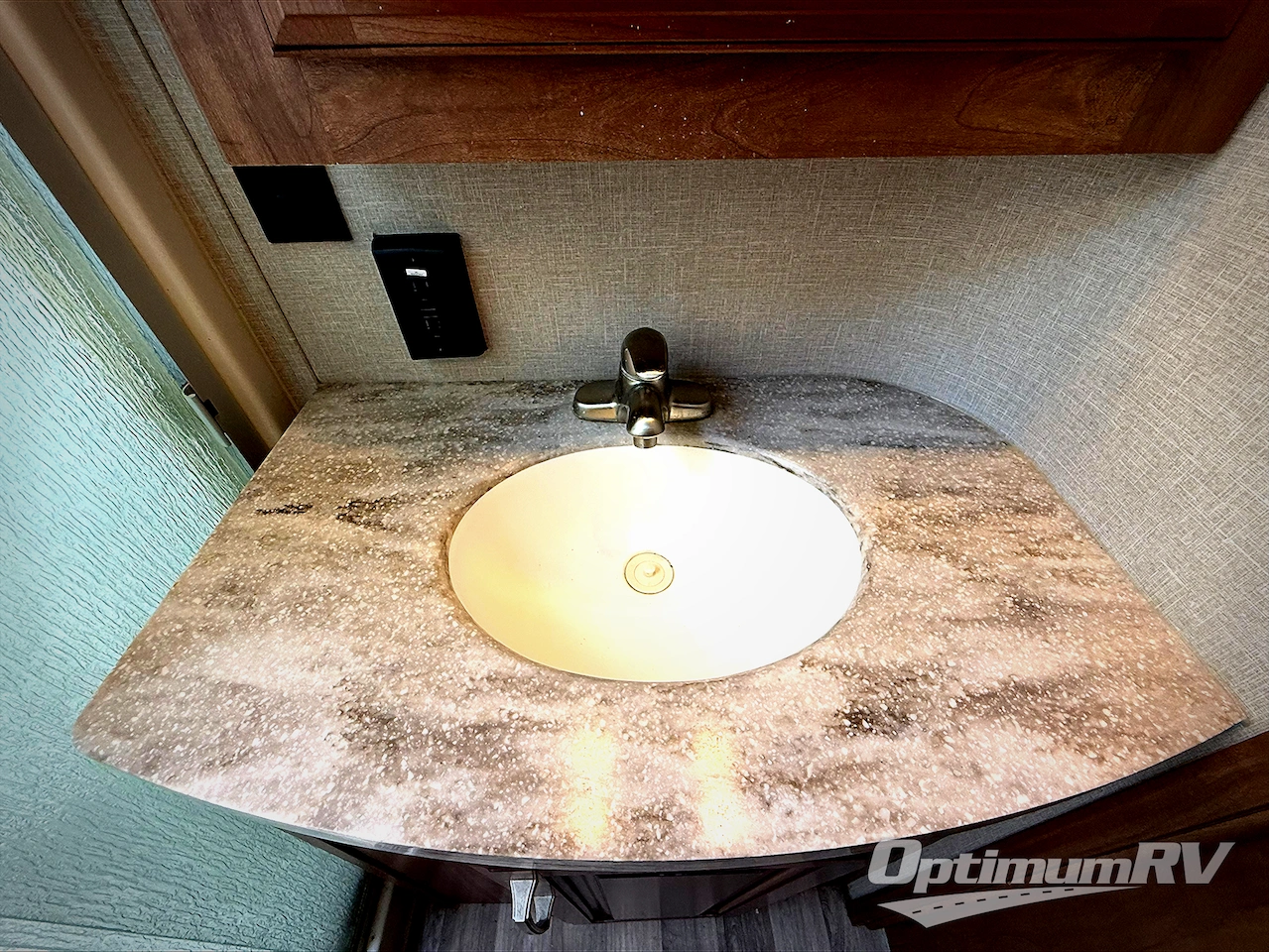 2017 Keystone Montana 3661RL Photo 13