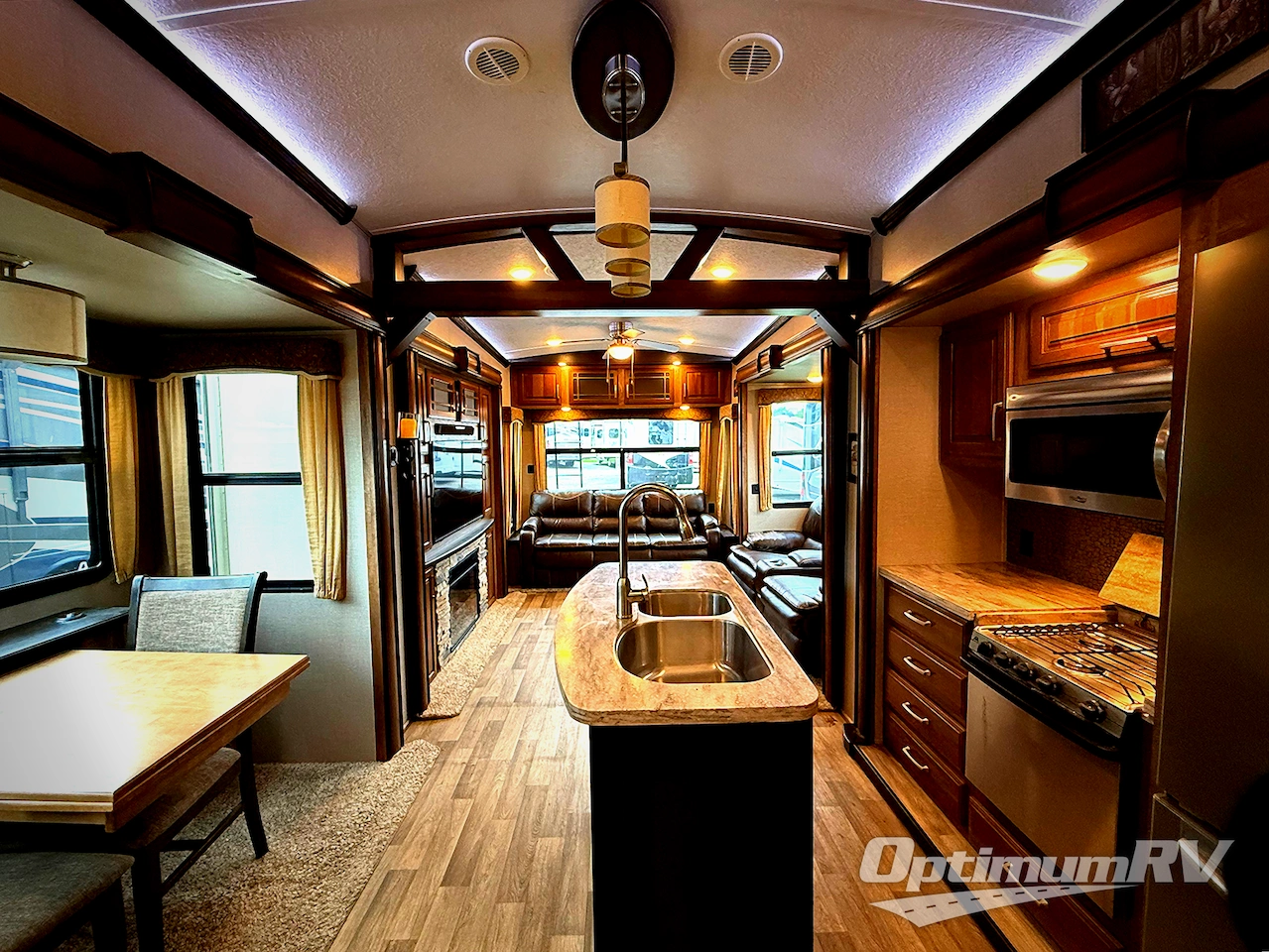2017 Keystone Montana 3661RL Photo 2