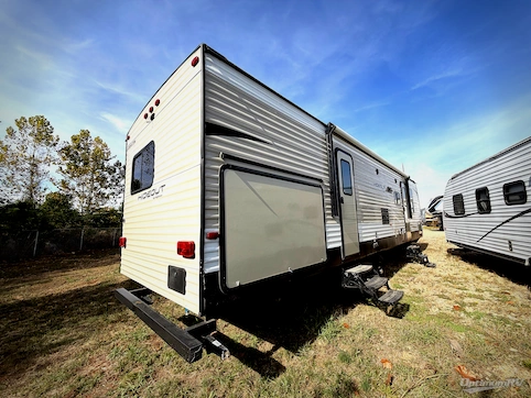 2019 Keystone Hideout 318LHS RV Photo 2