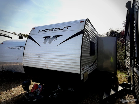 2019 Keystone Hideout 318LHS RV Photo 4