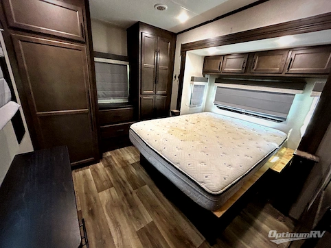 2020 Forest River Cardinal Limited 399FLLE RV Photo 4