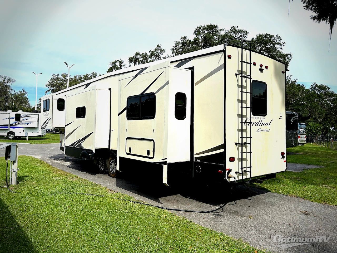 2020 Forest River Cardinal Limited 399FLLE Photo 3