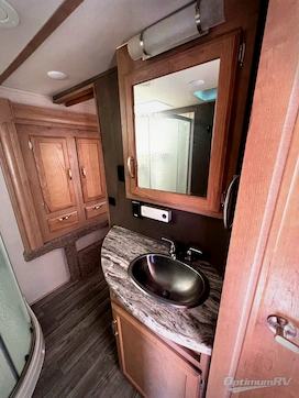 2019 Winnebago Towables Minnie Plus 29RBH RV Photo 4