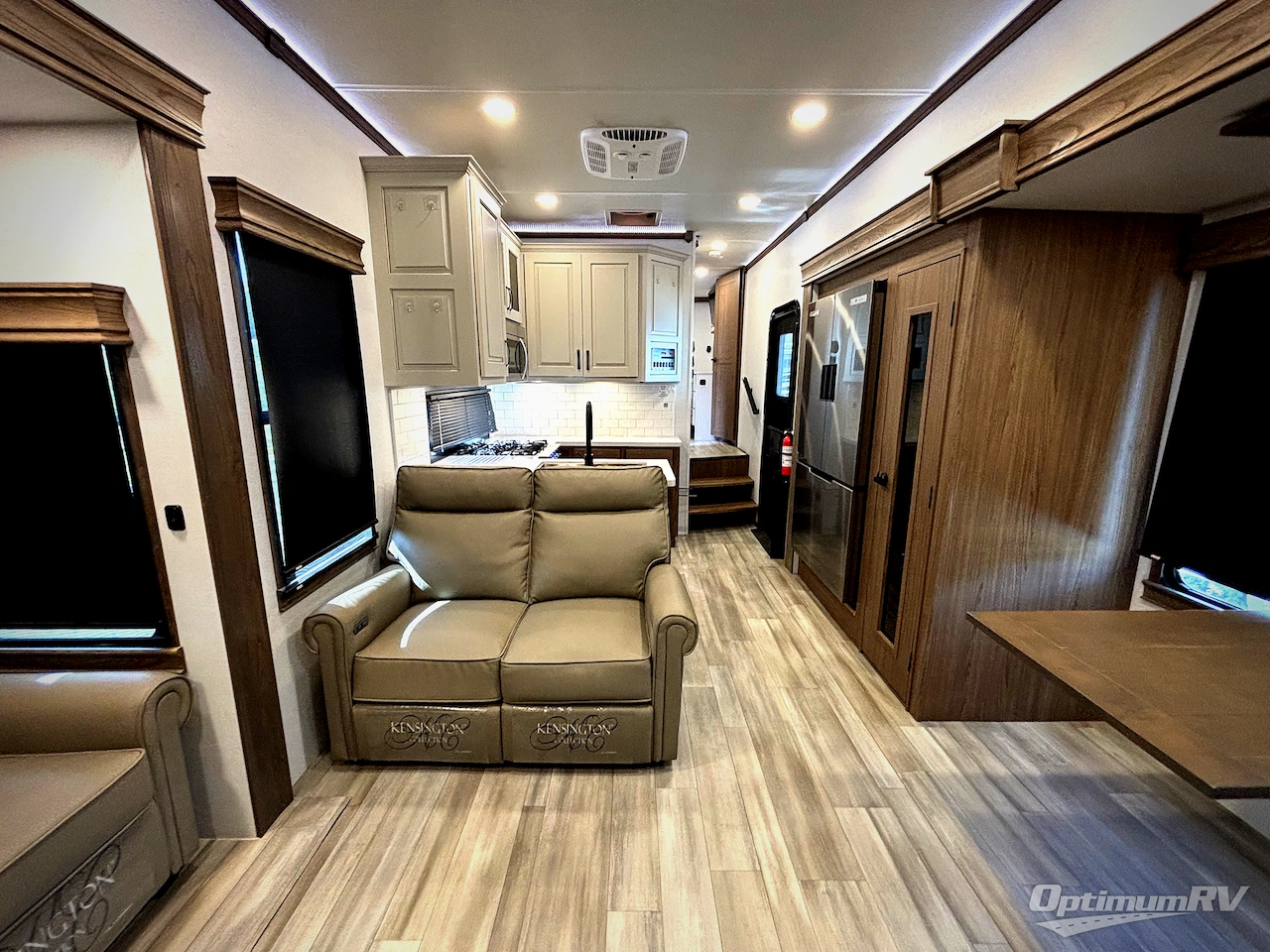 2024 Alliance Paradigm 395DS Photo 5