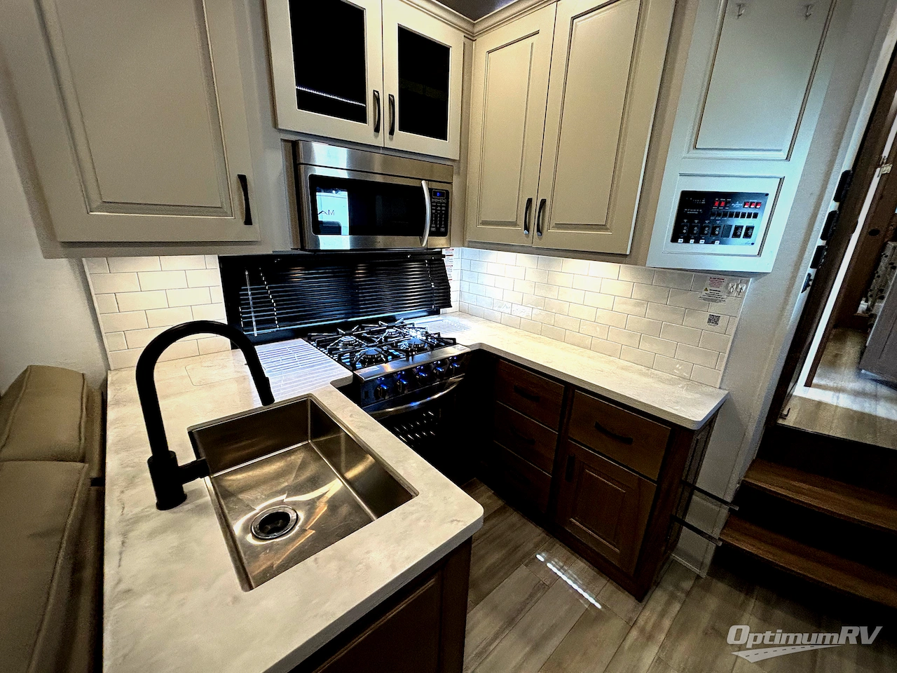 2024 Alliance Paradigm 395DS Photo 15