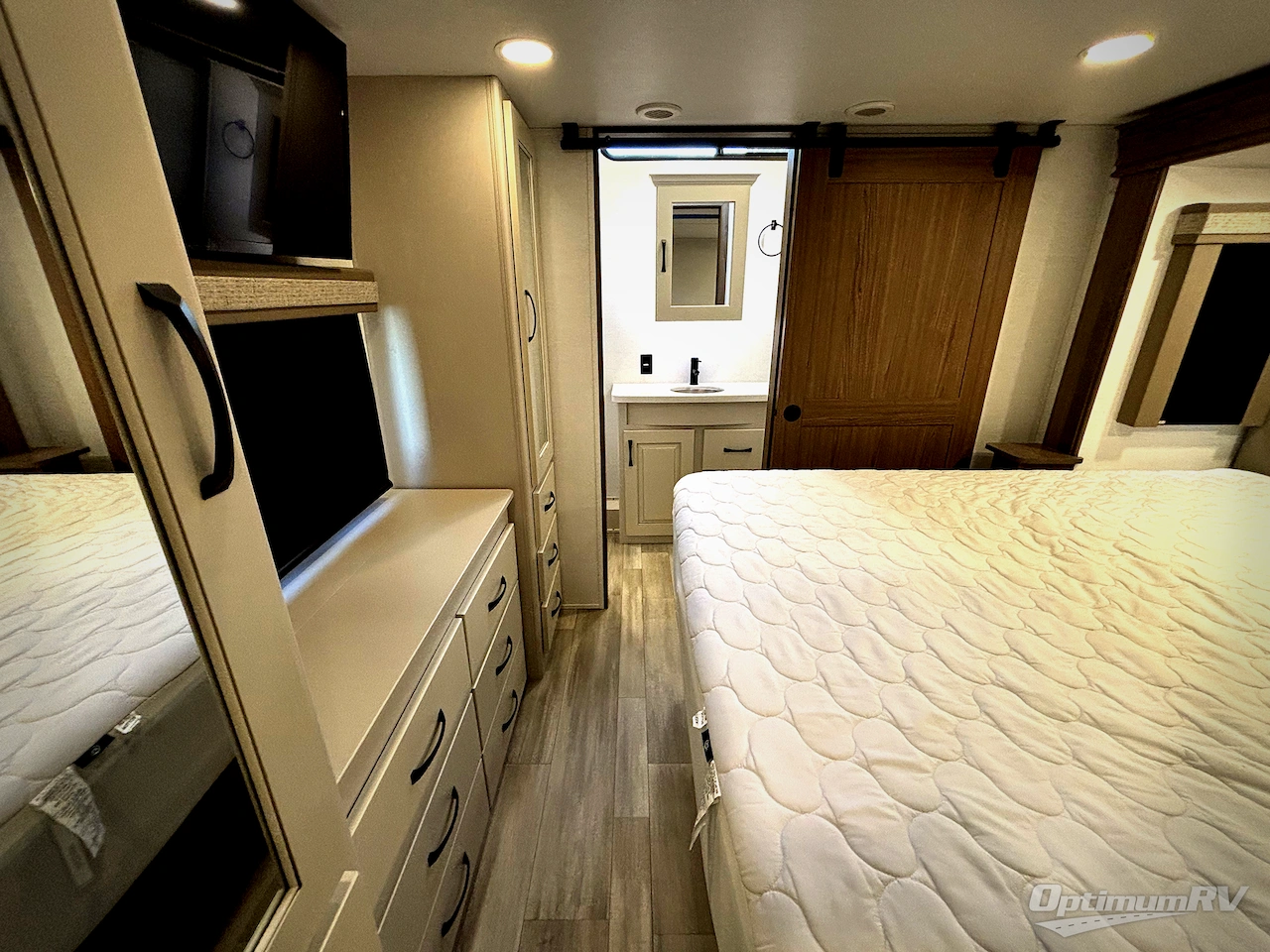 2024 Alliance Paradigm 395DS Photo 23