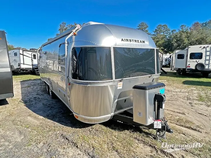 2023 Airstream Flying Cloud 27FB Twin RV Photo 1