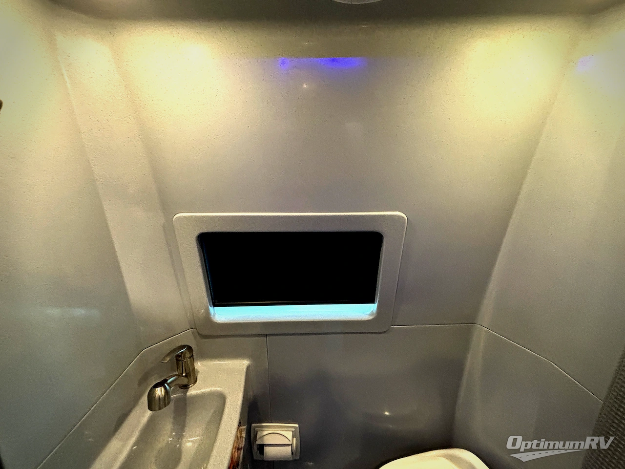2023 Grech RV Terreno-ion Lounge Photo 17