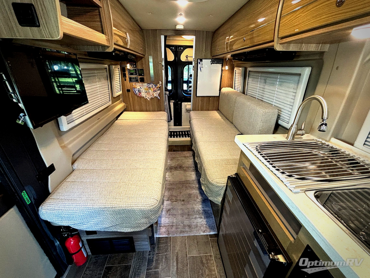 2020 Winnebago Travato 59KL Photo 4