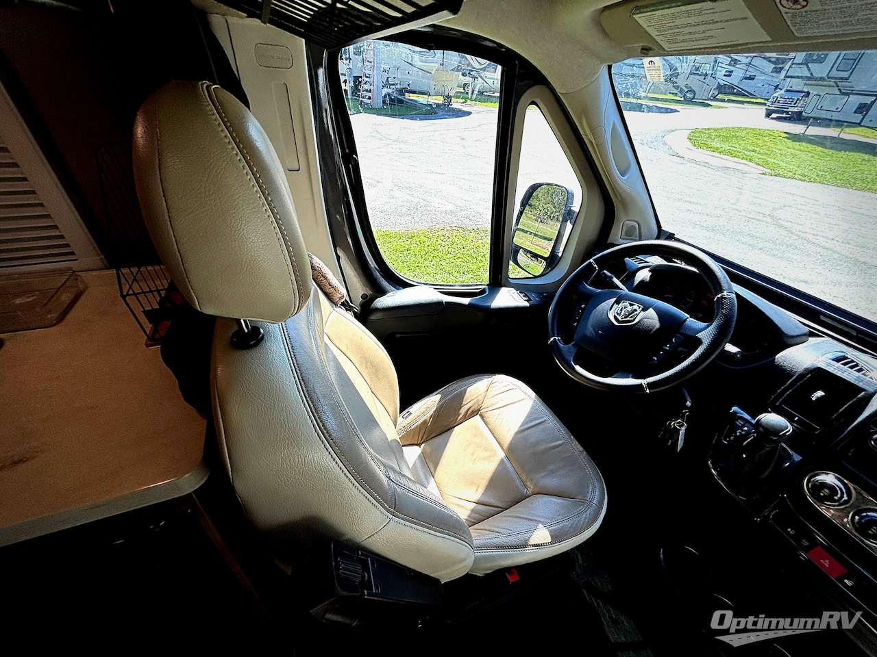 2020 Winnebago Travato 59KL Photo 7