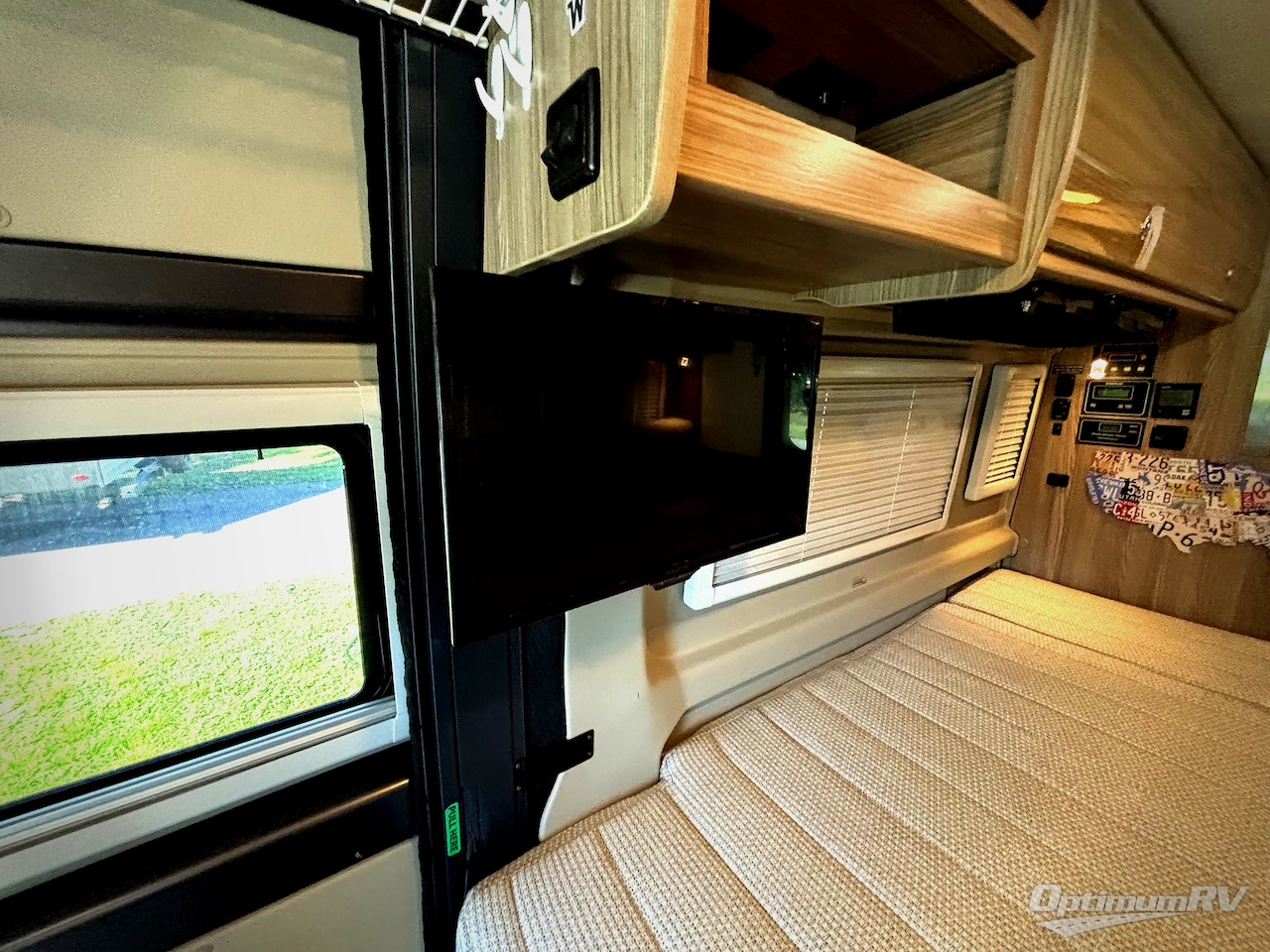 2020 Winnebago Travato 59KL Photo 12