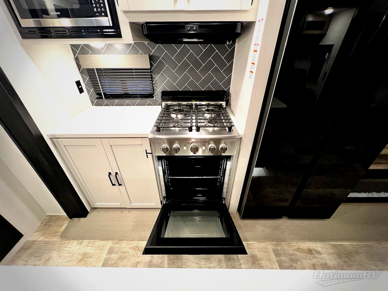 2025 Palomino Puma Destination 402LFT Photo 8